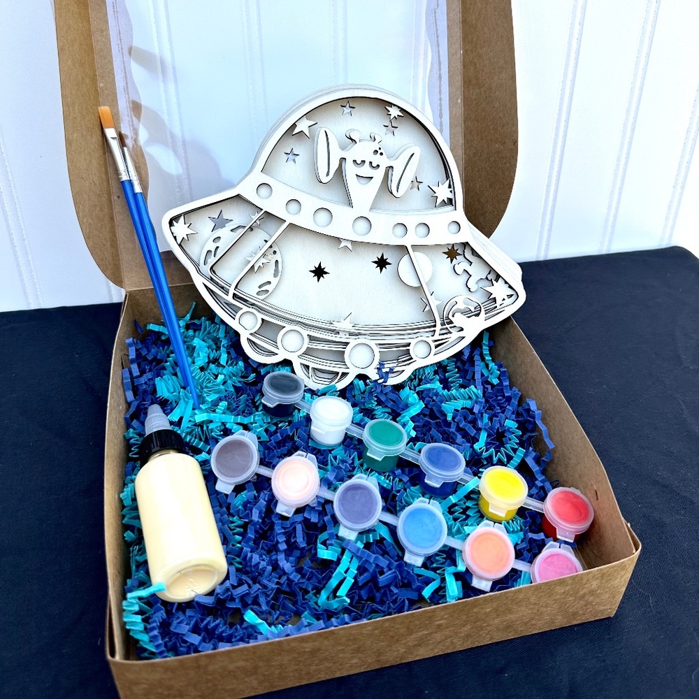 Alien Space Ship - Paint kit - Handmade